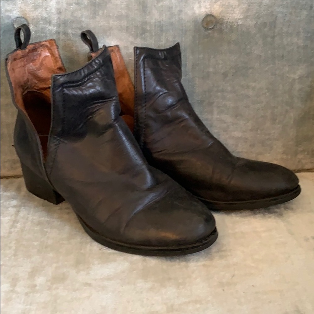 Jeffery Campbell 37.5 black leather boots